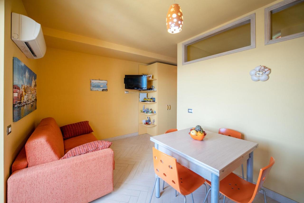 Casa Cinzia In Marina Di Corricella Villa Procida Kültér fotó