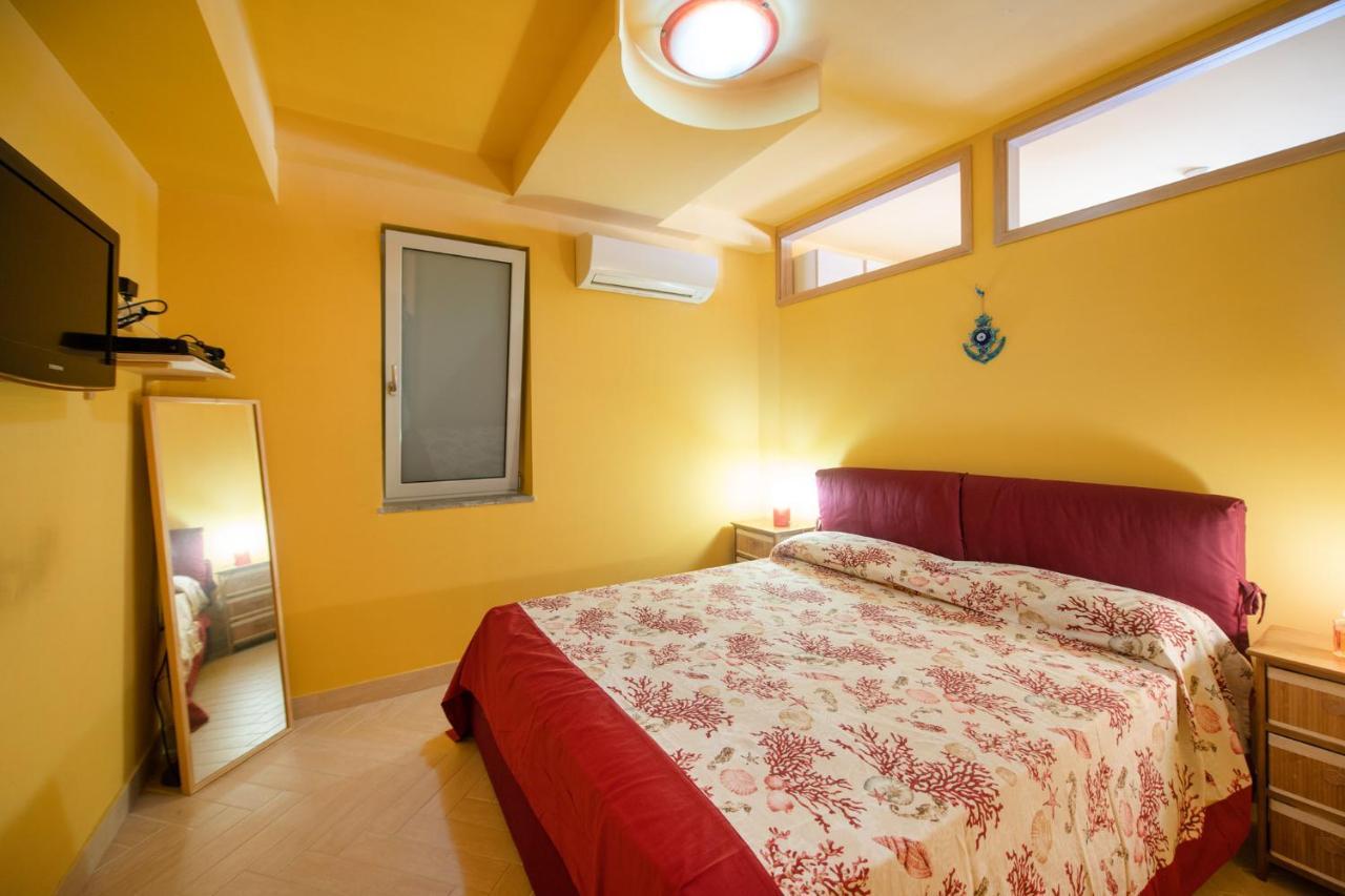 Casa Cinzia In Marina Di Corricella Villa Procida Kültér fotó