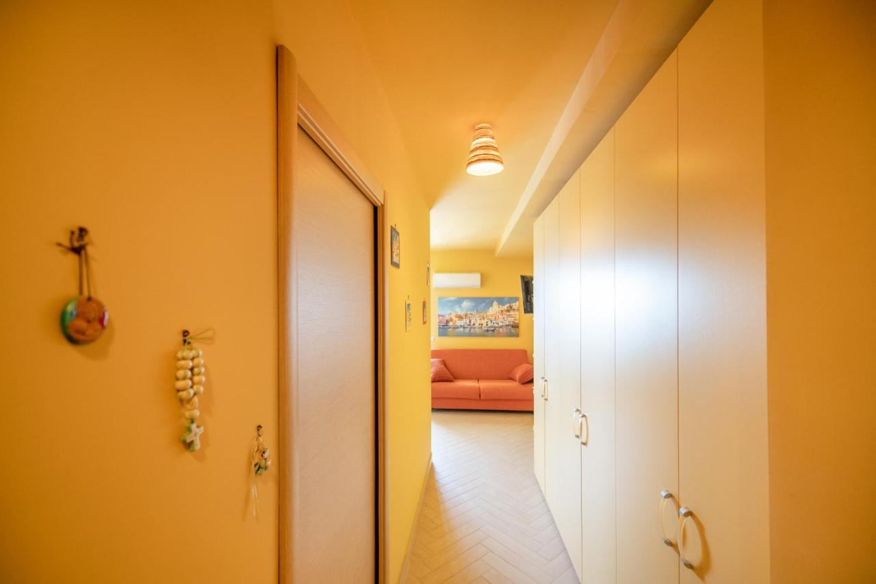 Casa Cinzia In Marina Di Corricella Villa Procida Kültér fotó